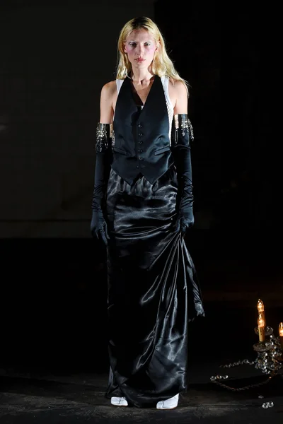Look 27
